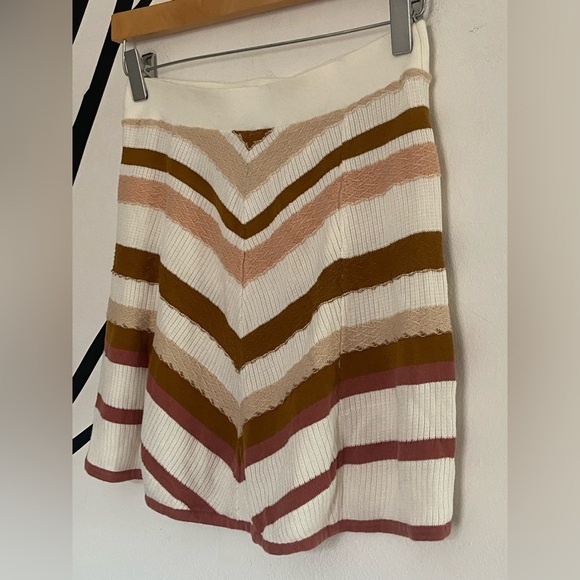 Free People XS cream, tan and mauve knit mini skirt - Picture 5 of 9